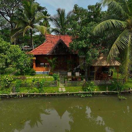 Little Chembaka Guest House Kumarakom Exterior photo