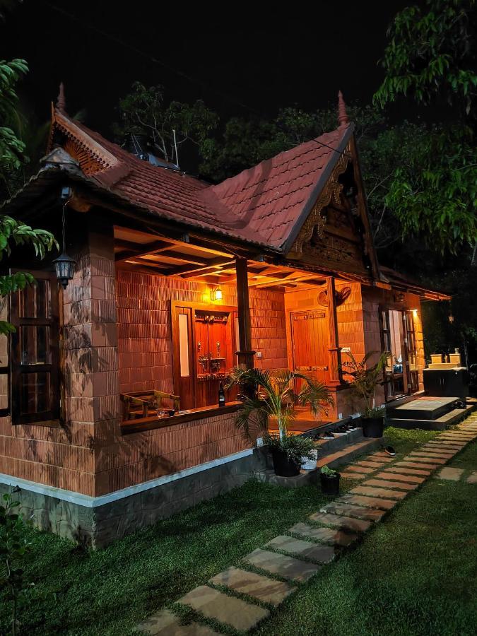 Little Chembaka Guest House Kumarakom Exterior photo