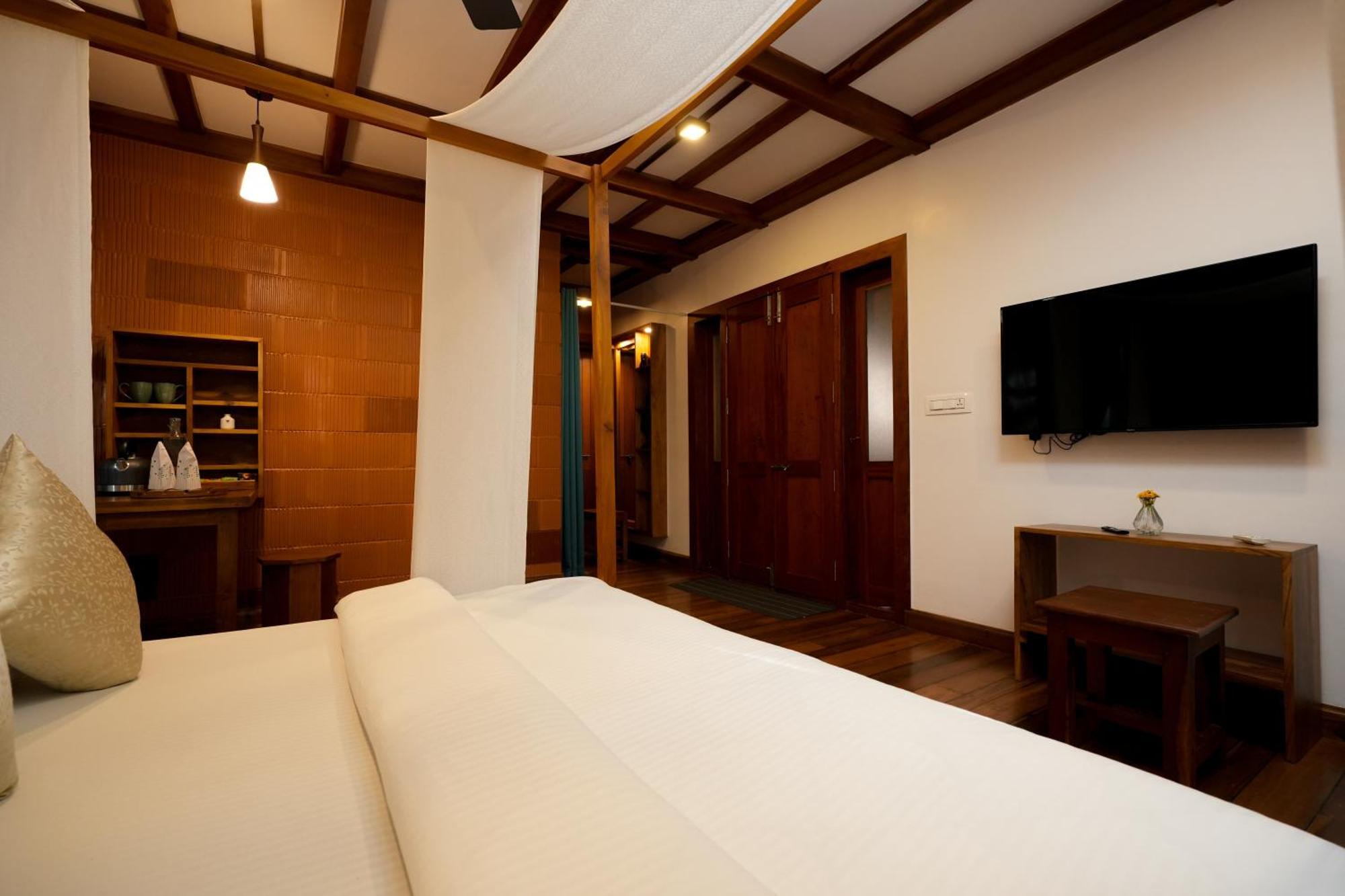 Little Chembaka Guest House Kumarakom Exterior photo